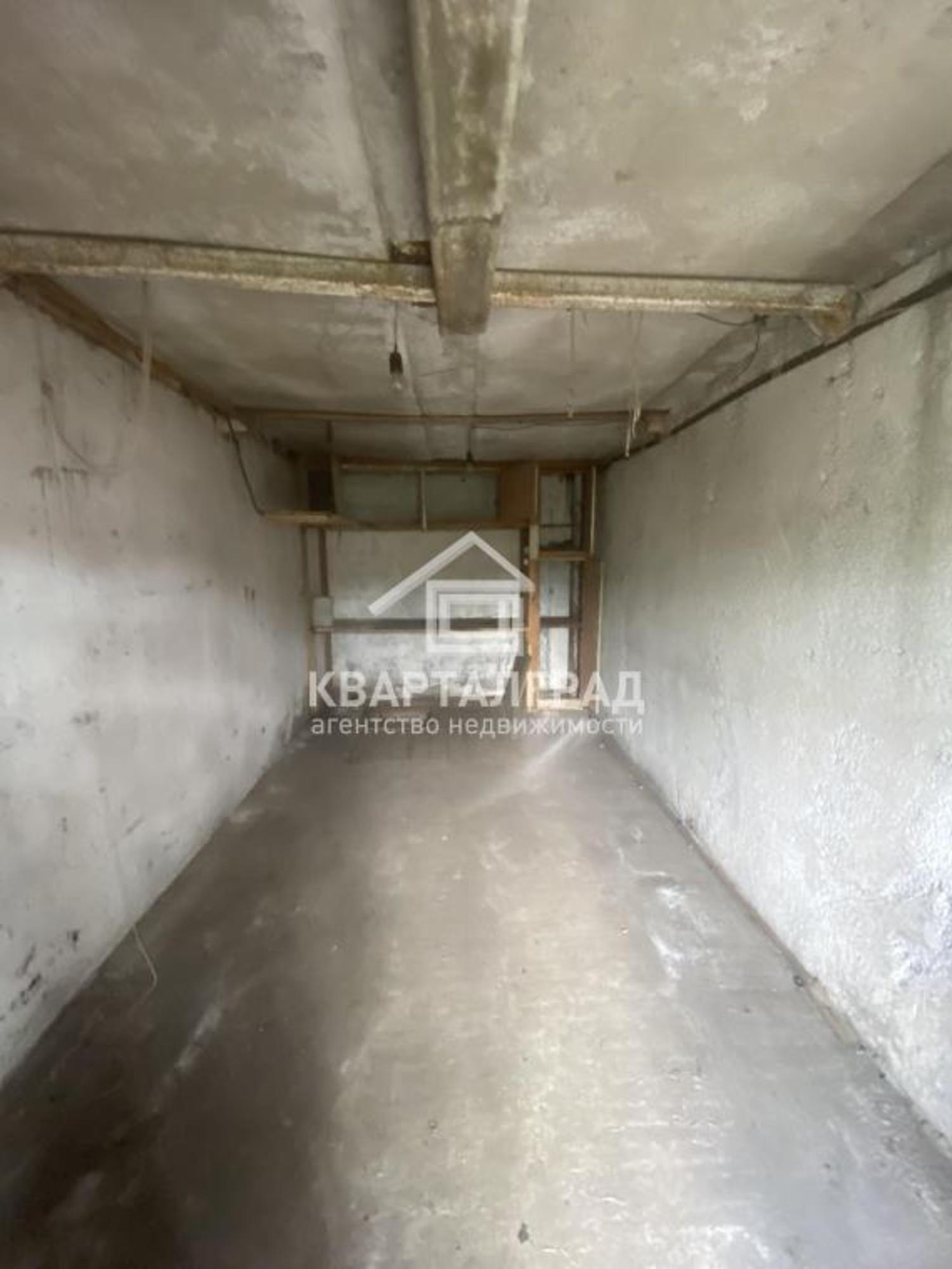 Купить гараж, место в паркинге за 300 000 рублей на Индустриальная, 46