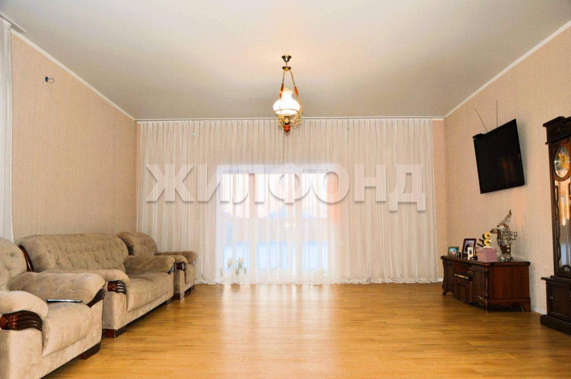 Купить дачу, дом, коттедж за 13 750 000 рублей на Луговая улица, д.11