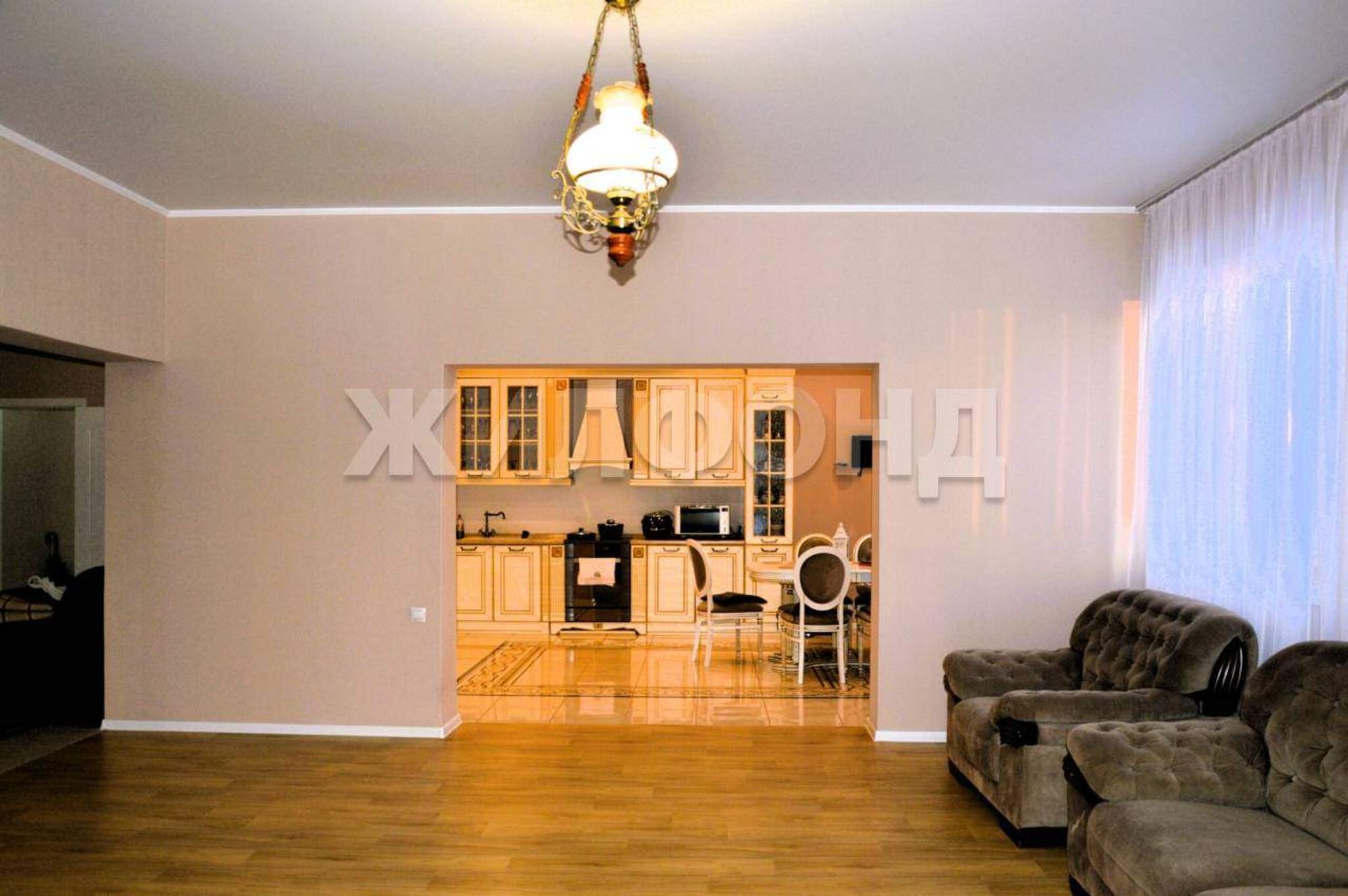 Купить дачу, дом, коттедж за 13 750 000 рублей на Луговая улица, д.11