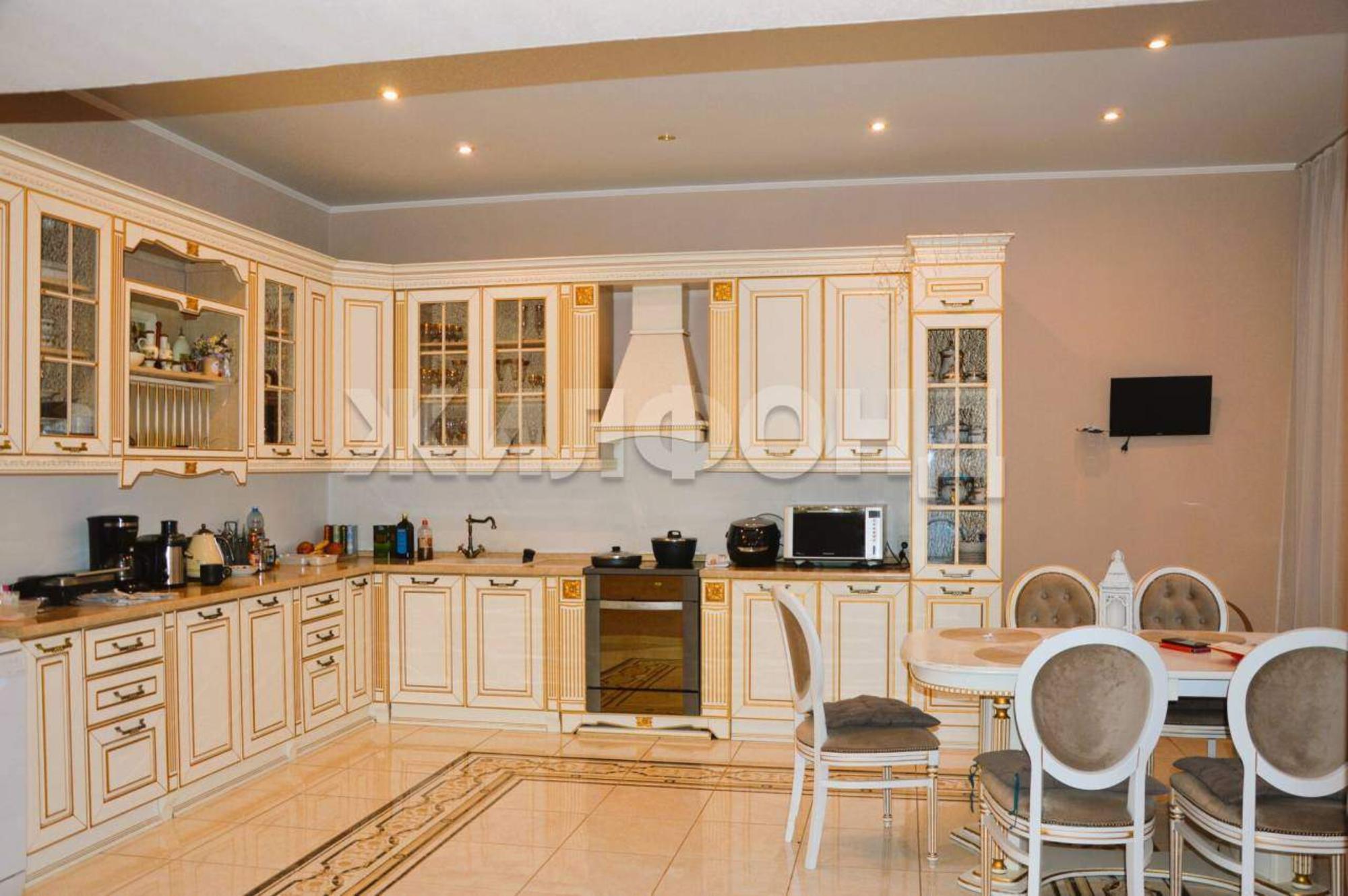 Купить дачу, дом, коттедж за 13 750 000 рублей на Луговая улица, д.11