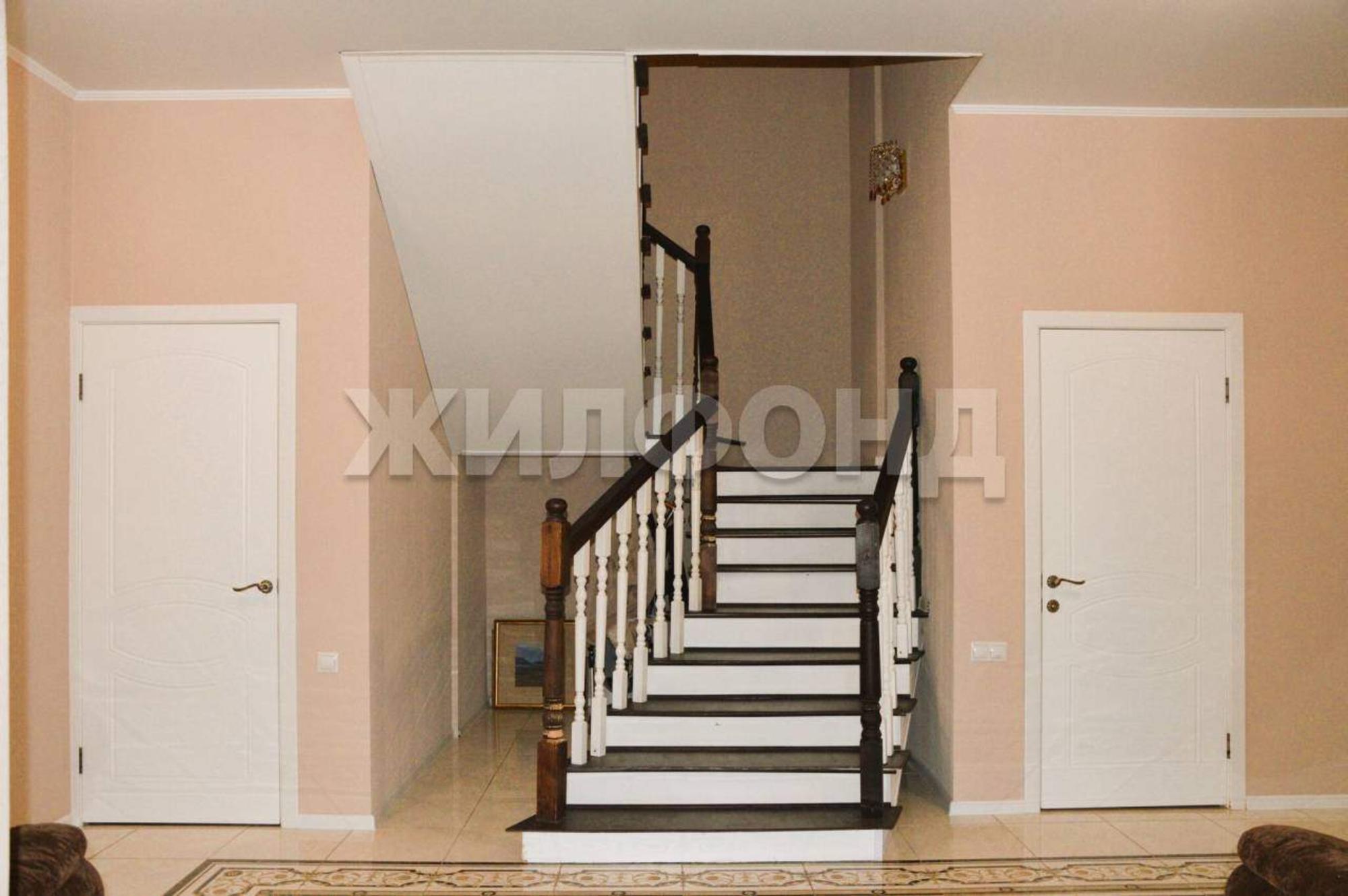 Купить дачу, дом, коттедж за 13 750 000 рублей на Луговая улица, д.11