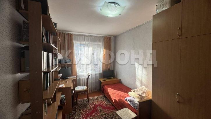 3-комн квартира Калинина улица, д.15