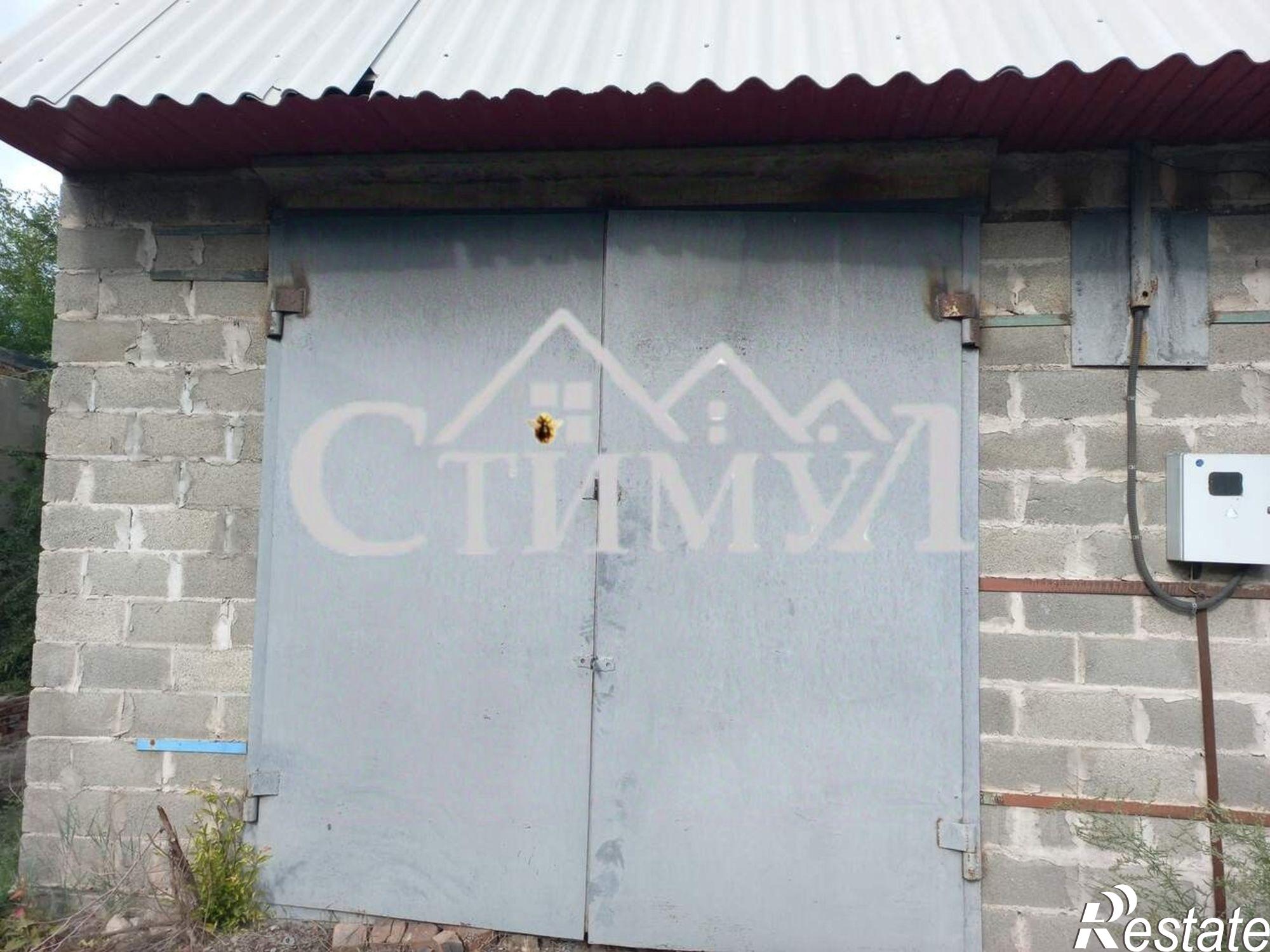 Купить гараж, место в паркинге за 900 000 рублей на Советская улица, 33