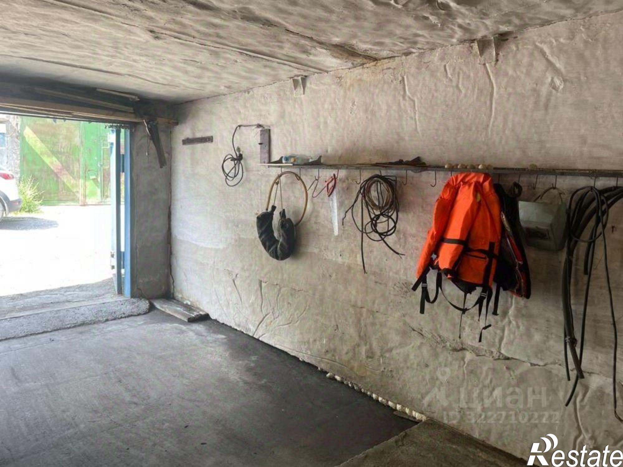 Купить гараж, место в паркинге за 390 000 рублей на Пионерская улица