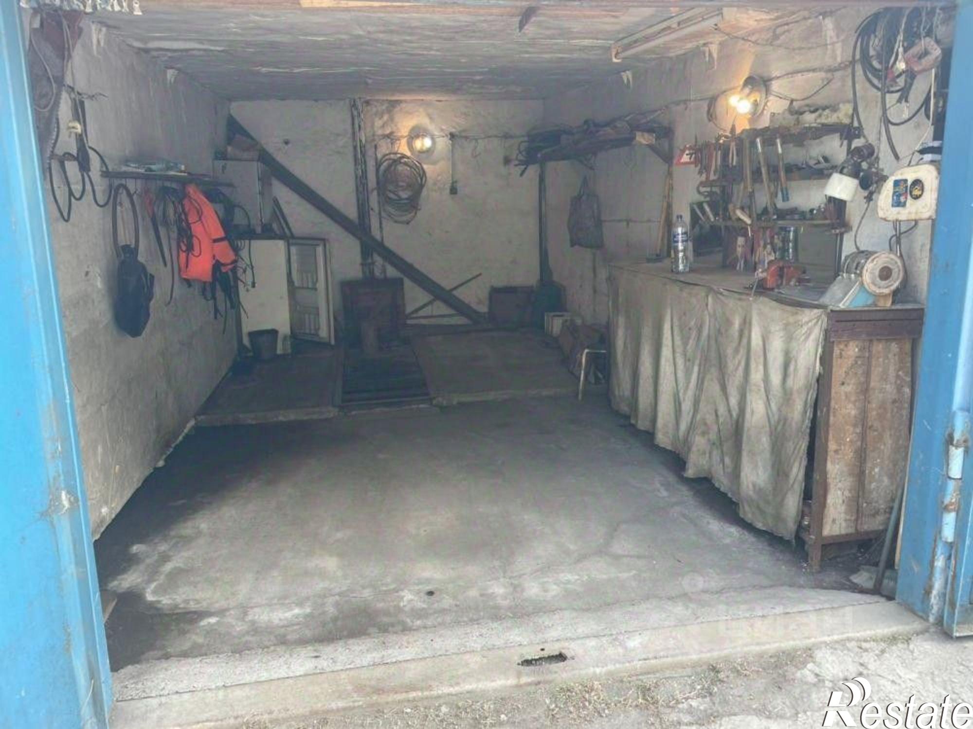 Купить гараж, место в паркинге за 390 000 рублей на Пионерская улица