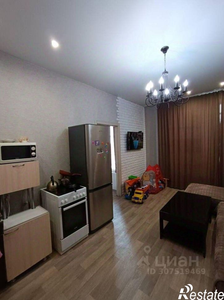 3-комн квартира улица Генерала Тихонова, 11,  д. 11