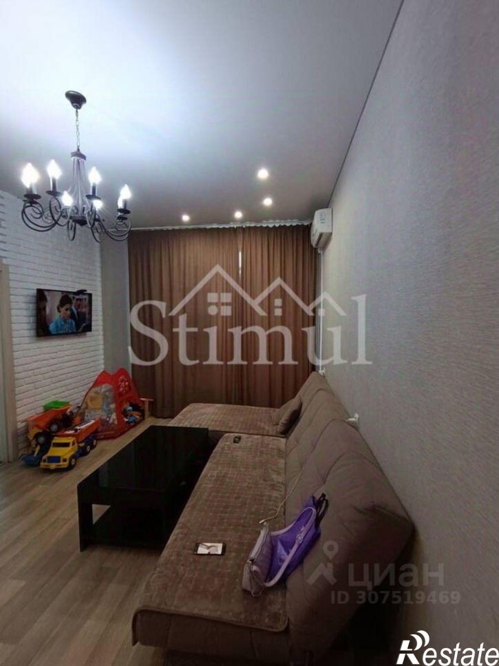 3-комн квартира улица Генерала Тихонова, 11,  д. 11