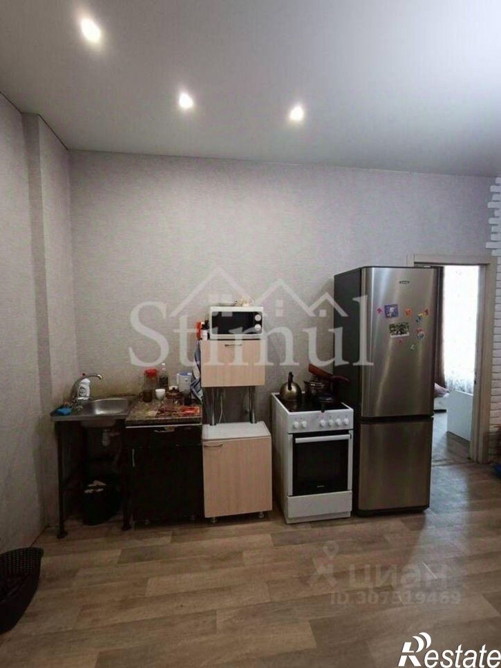 3-комн квартира улица Генерала Тихонова, 11,  д. 11