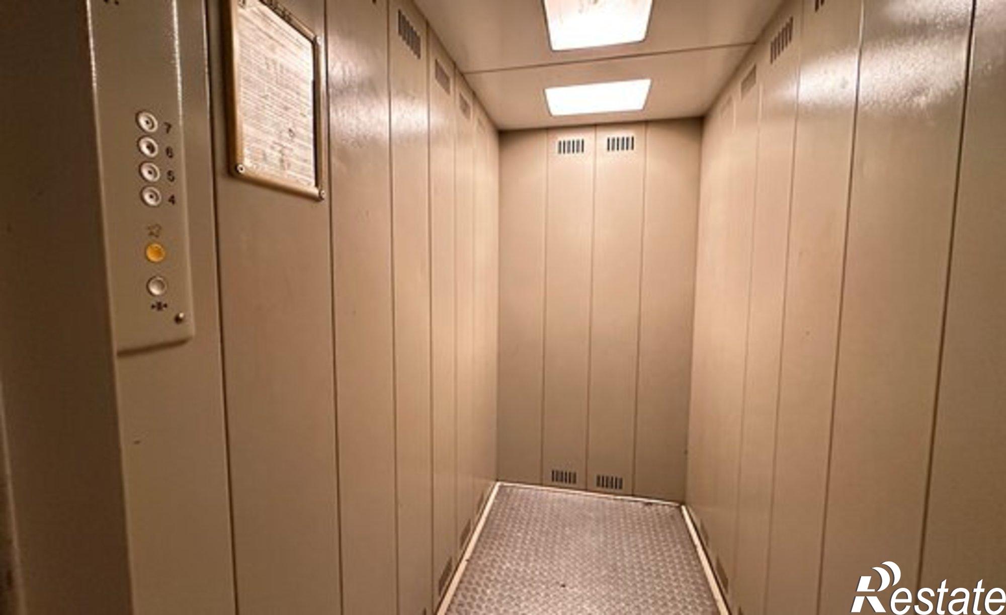 Купить квартиру за 5 060 000 рублей на Саяногорск, микрорайон Советский, 44