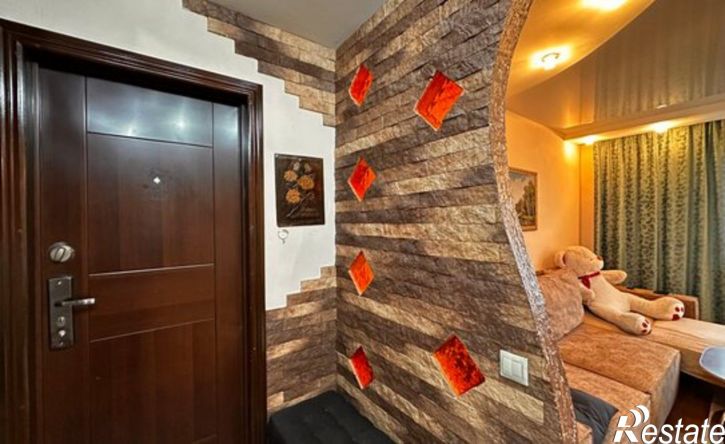 4-комн квартира Саяногорск, микрорайон Ленинградский, 4