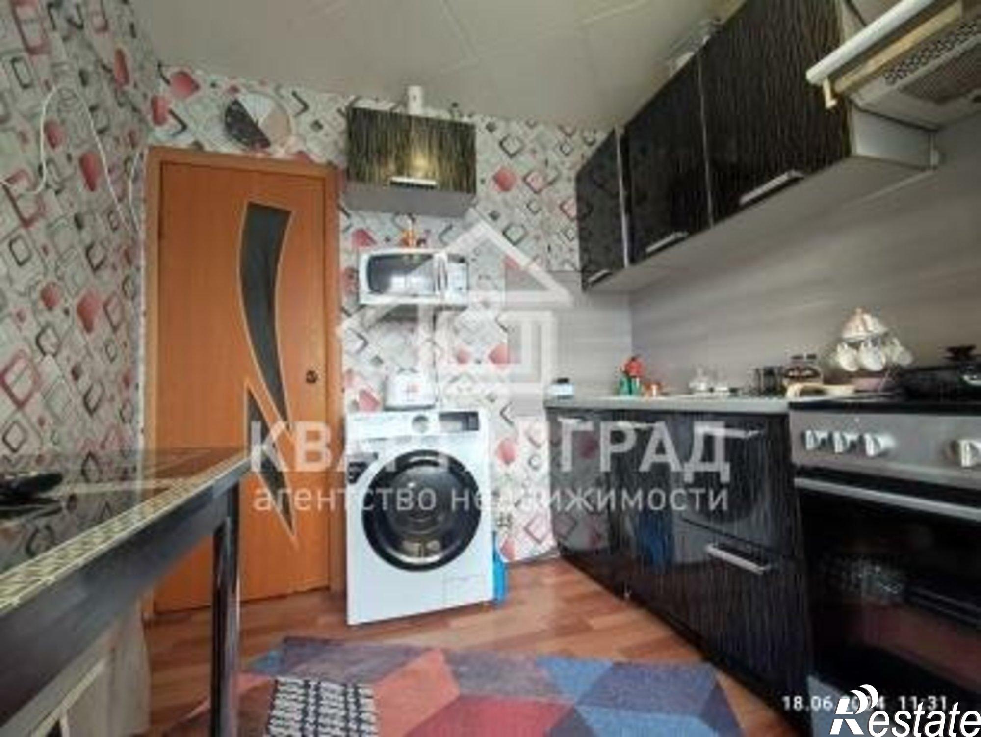 Купить квартиру за 2 650 000 рублей на Саяногорск, микрорайон Ленинградский, 19