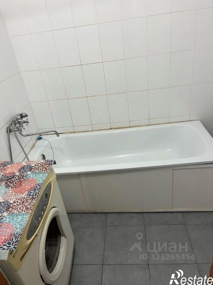 2-комн квартира ул Генерала Тихонова, 11,  д. 11