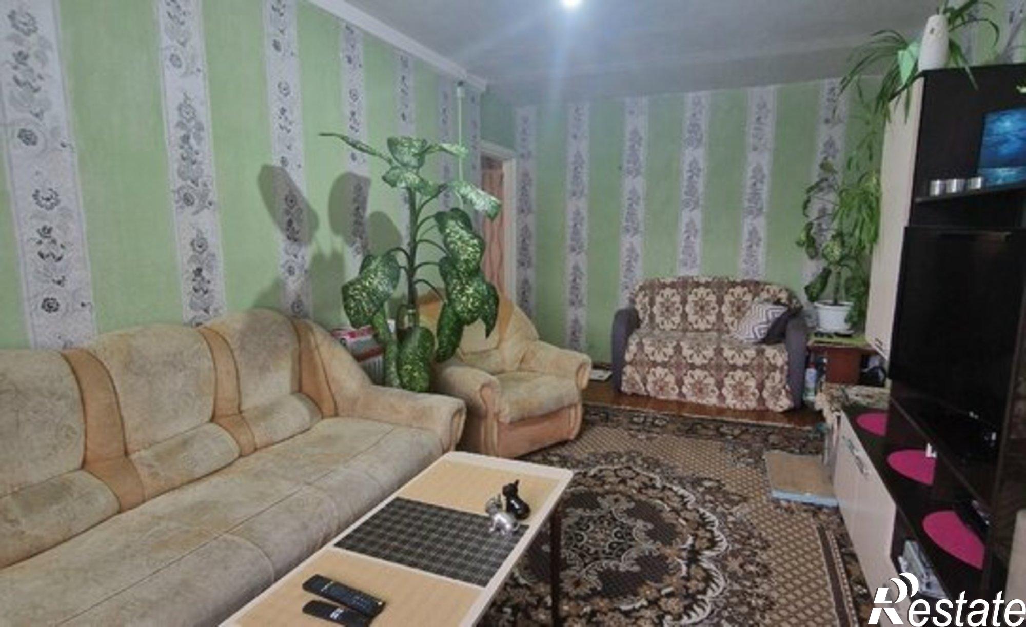 Купить квартиру за 2 760 000 рублей на Саяногорск, микрорайон Комсомольский, 74