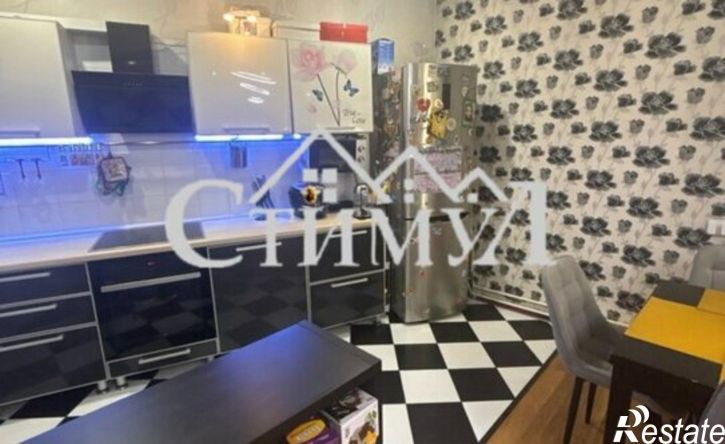 3-комн квартира пр-кт Космонавтов, 1В,  д. 1В