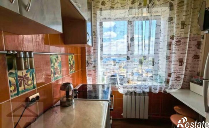 4-комн квартира улица Генерала Тихонова, 37,  д. 37
