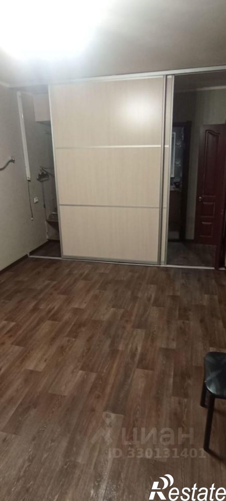 2-комн квартира проспект Космонавтов, 33,  д. 33