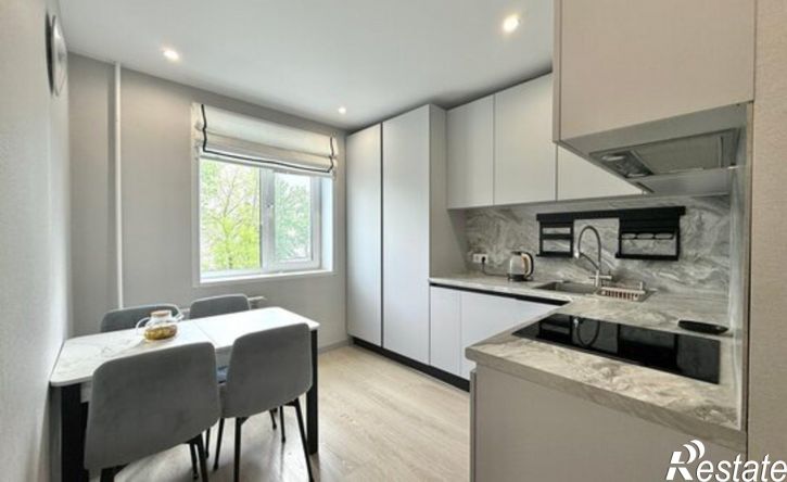 3-комн квартира Саяногорск, микрорайон Ленинградский, 49