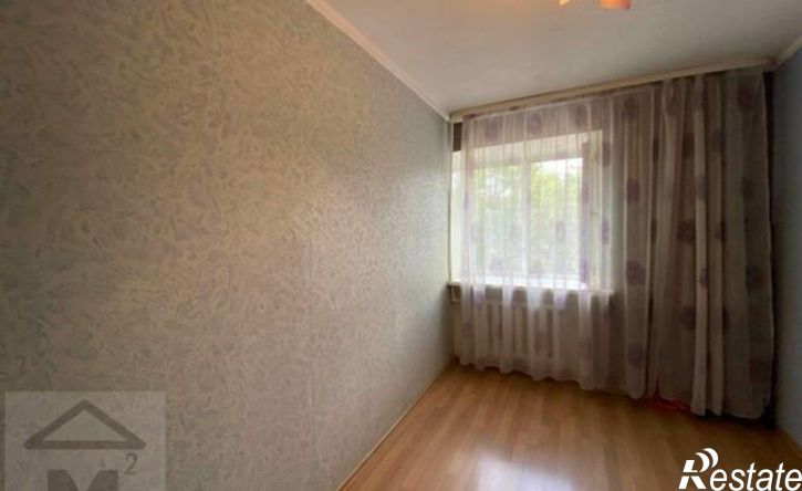 4-комн квартира пр-кт Космонавтов, 27,  д. 27