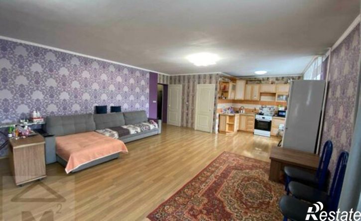 4-комн квартира пр-кт Космонавтов, 27,  д. 27
