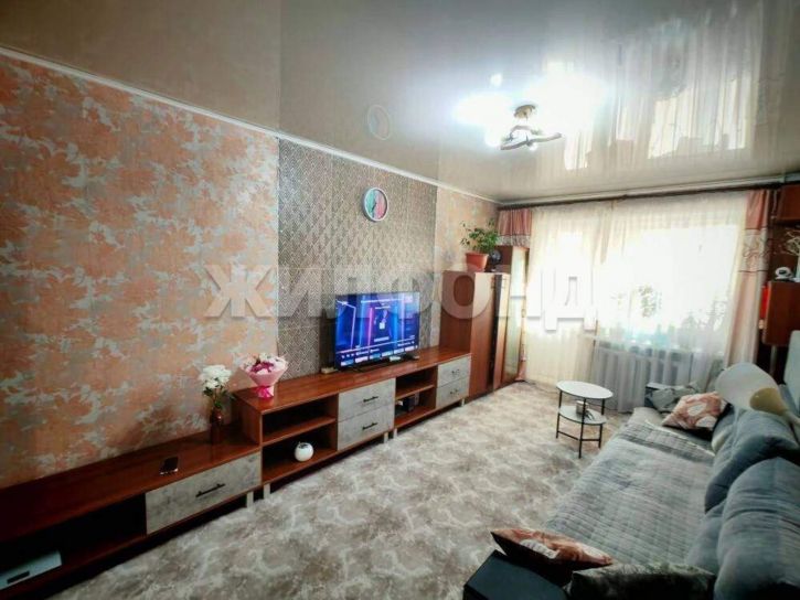 2-комн квартира 1-й ряд ул., д.1