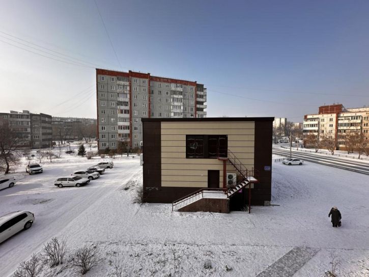 4-комн квартира Интернациональный микрорайон, 23