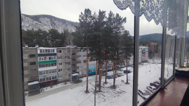2-комн квартира Республика Хакасия гор. Саяногорск птг. Черемушки, 42