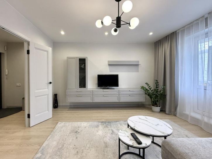 3-комн квартира Ленинградский микрорайон, 49