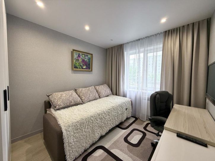 3-комн квартира Ленинградский микрорайон, 49