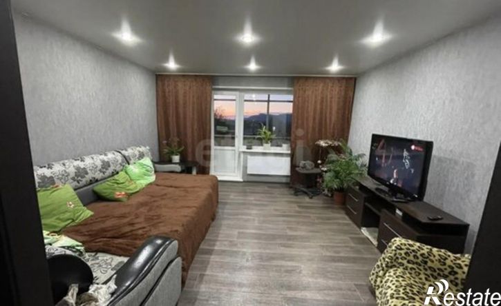 2-комн квартира улица Генерала Тихонова, 8В,  д. 8В