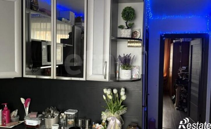 2-комн квартира улица Генерала Тихонова, 8В,  д. 8В