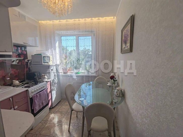 3-комн квартира Космонавтов проспект, д.8Б