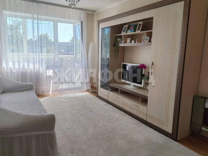 3-комн квартира Космонавтов проспект, д.8Б