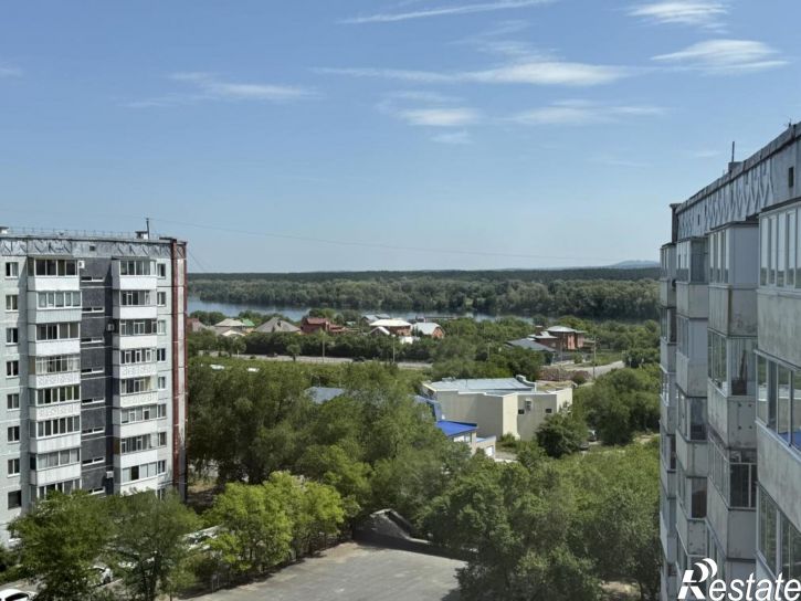 3-комн квартира Интернациональный микрорайон, 21