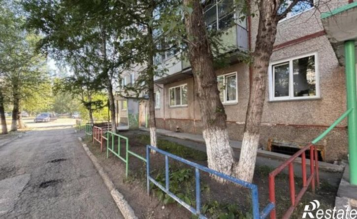 2-комн квартира Черногорск, улица Генерала Тихонова, 27