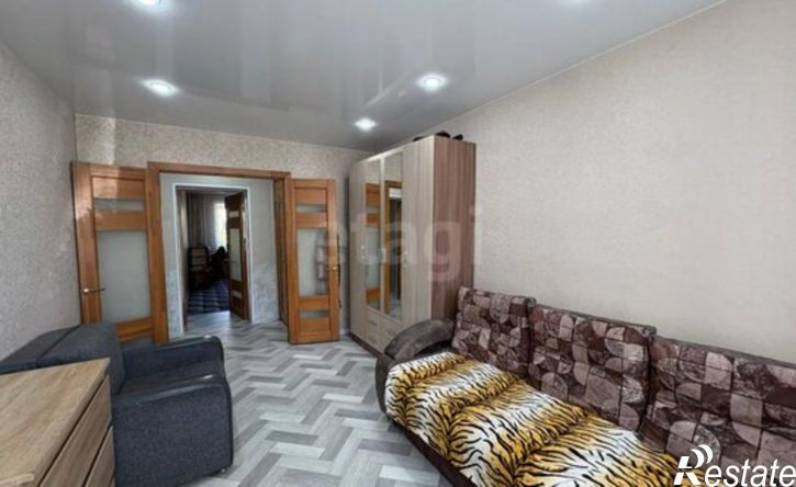 3-комн квартира Черногорск, улица Матросова, 5