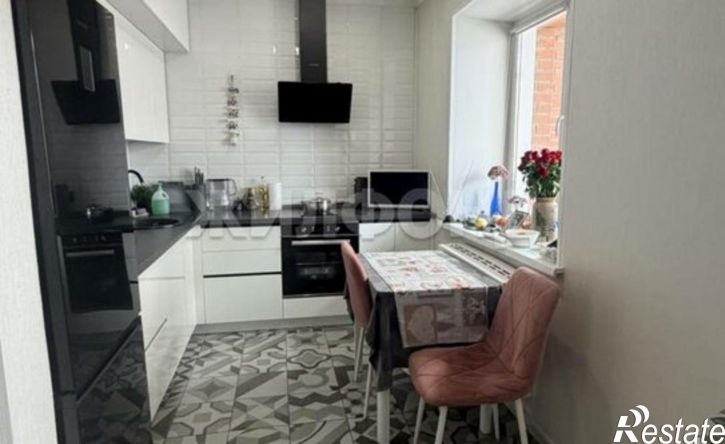 3-комн квартира Абакан, улица Авиаторов, 6