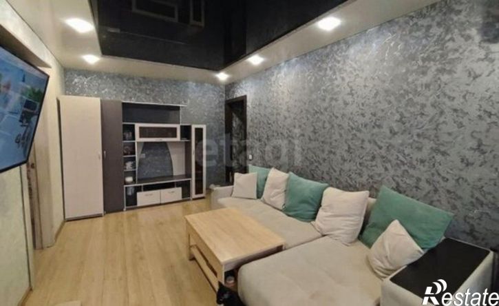 4-комн квартира пр-кт Космонавтов, 44В,  д. 44В