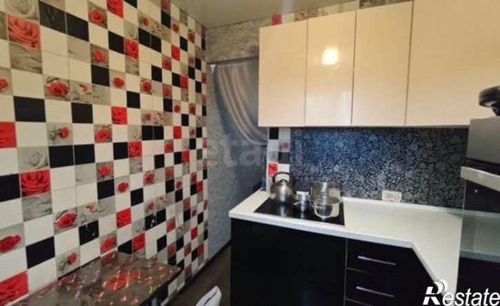 4-комн квартира пр-кт Космонавтов, 44В,  д. 44В