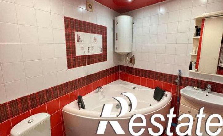 2-комн квартира проспект Космонавтов, 1В,  д. 1В