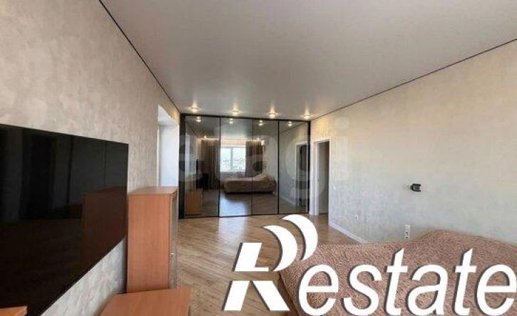 3-комн квартира улица Генерала Тихонова, 11Б,  д. 11Б
