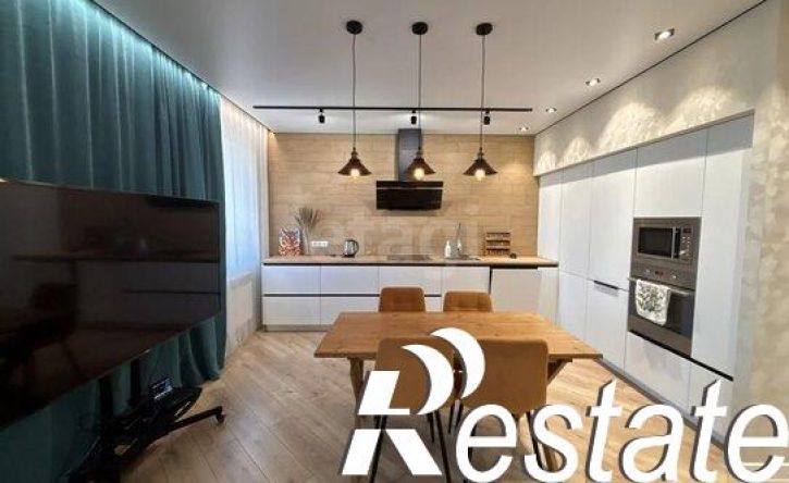3-комн квартира улица Генерала Тихонова, 11Б,  д. 11Б