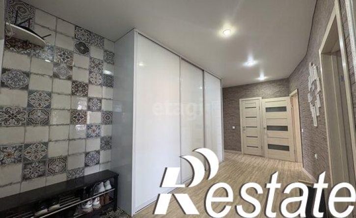 3-комн квартира улица Генерала Тихонова, 6Б,  д. 6Б
