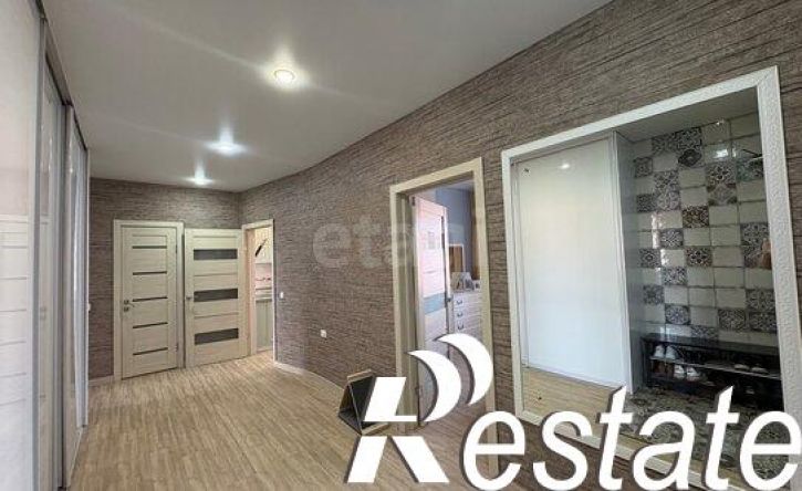3-комн квартира улица Генерала Тихонова, 6Б,  д. 6Б