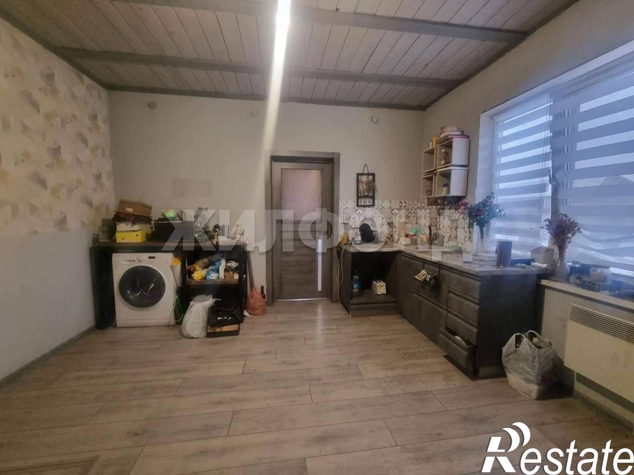 Купить дачу, дом, коттедж за 4 300 000 рублей на Крылова ул.