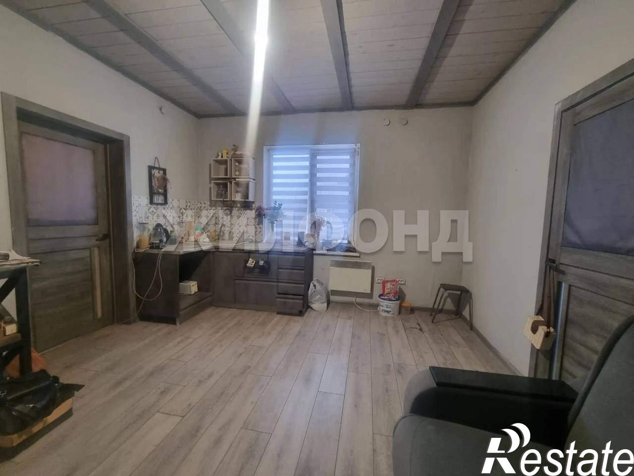 Купить дачу, дом, коттедж за 4 300 000 рублей на Крылова ул.